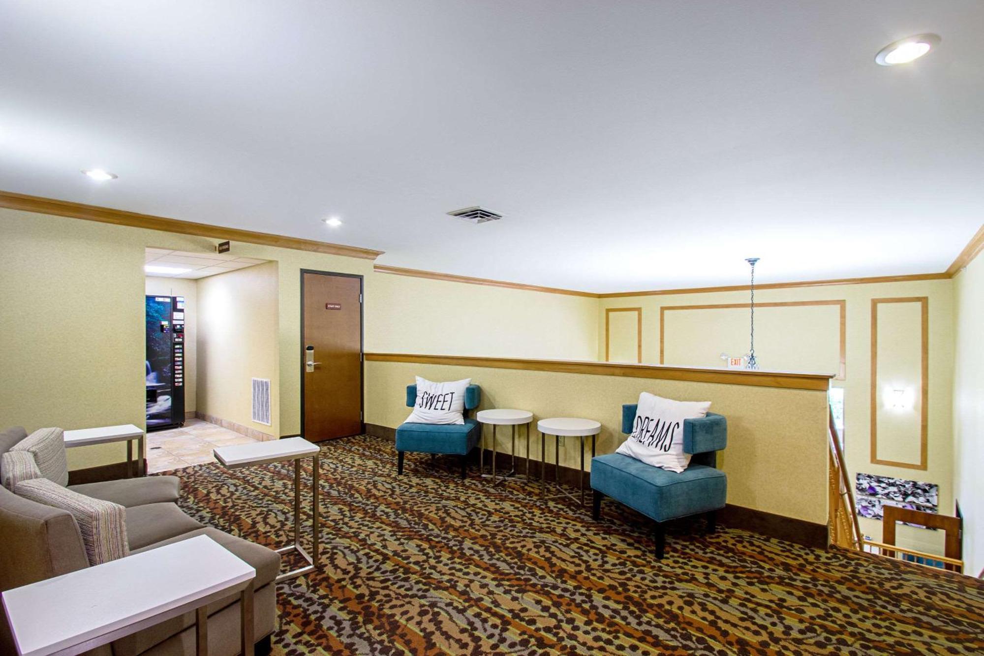เมนสเตย์ สวีท เอ็กซ์เท็นด์ สเตย์ โฮเต็ล เมดิสัน อีสต์ Hotel ภายนอก รูปภาพ
