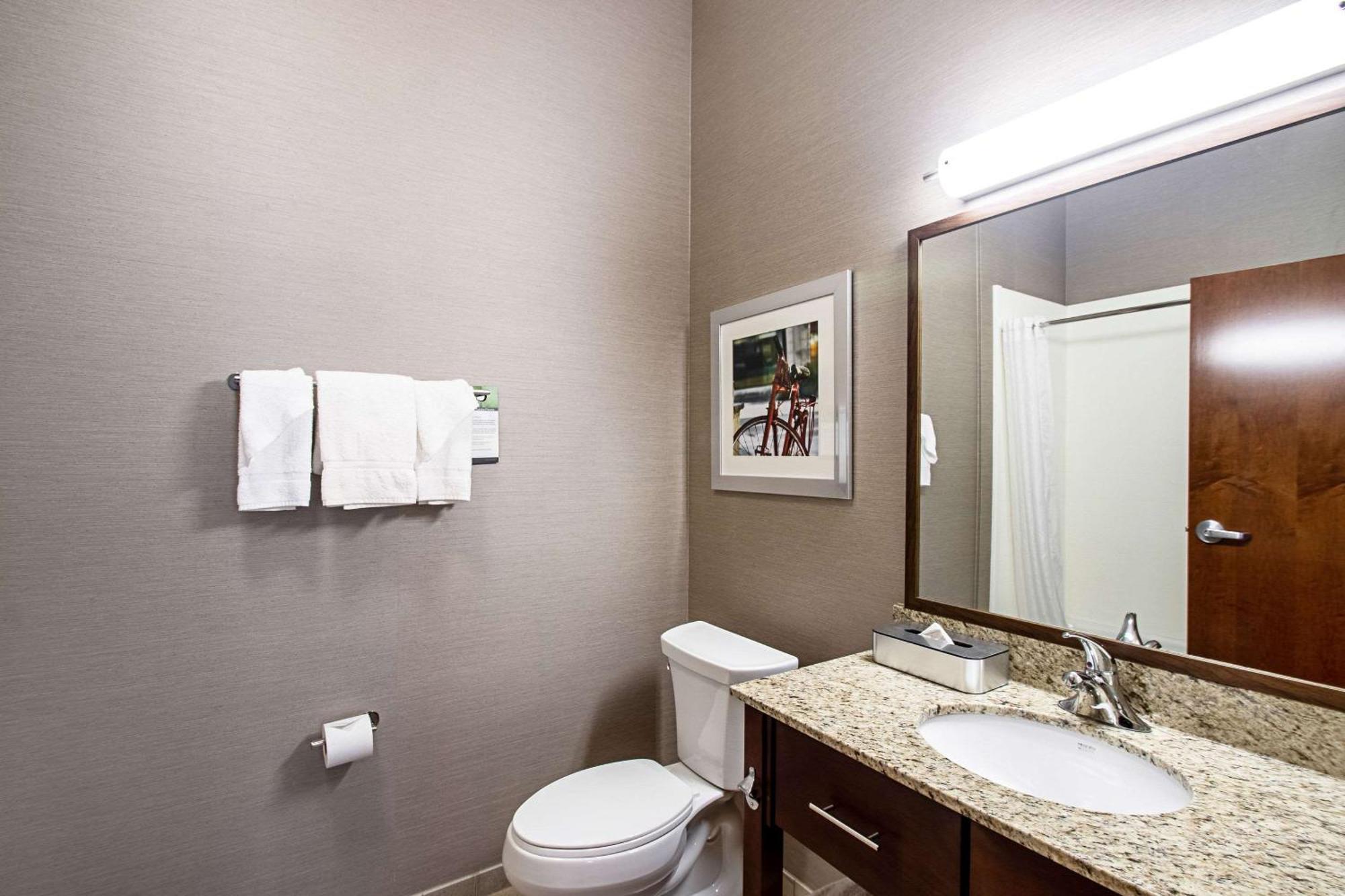 เมนสเตย์ สวีท เอ็กซ์เท็นด์ สเตย์ โฮเต็ล เมดิสัน อีสต์ Hotel ภายนอก รูปภาพ